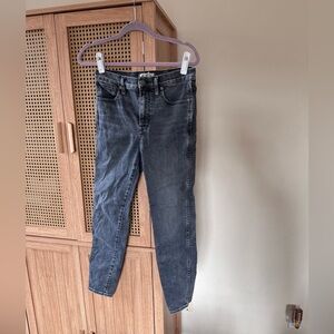 Gray wash Madewell jeans. 10” high rise skinny crop